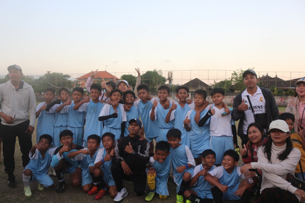 SD 7 Dalung Juara 1 Sepak Bola Tingkat SD Dalam Rangka PorseniDes Dalung 2023